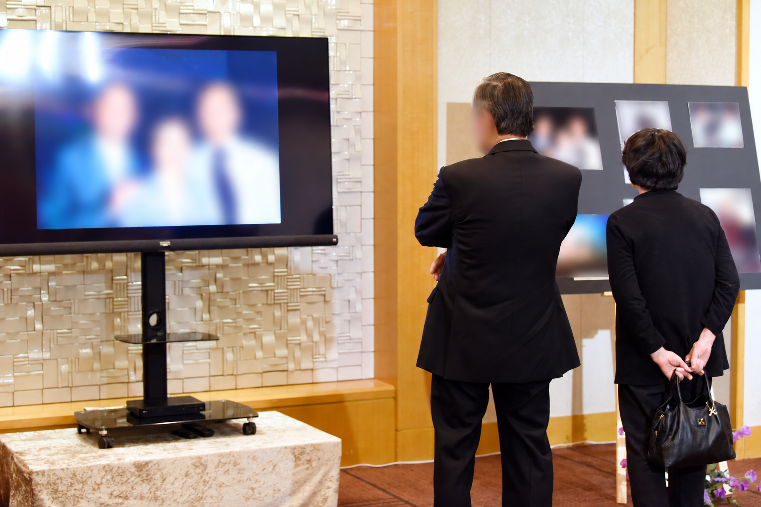 思い出の映像と展示（個人情報部分を加工）